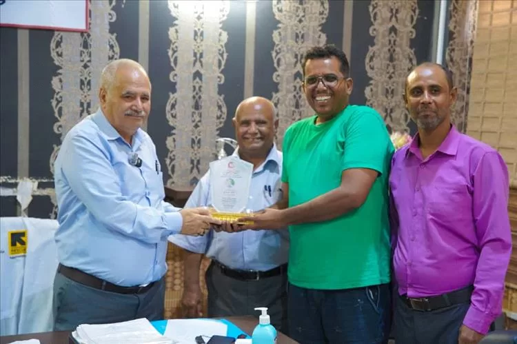 مستشفى الصداقة بعدن تكرم الأيادي البيضاء الخيرة التي دعمتها خلال شهر رمضان