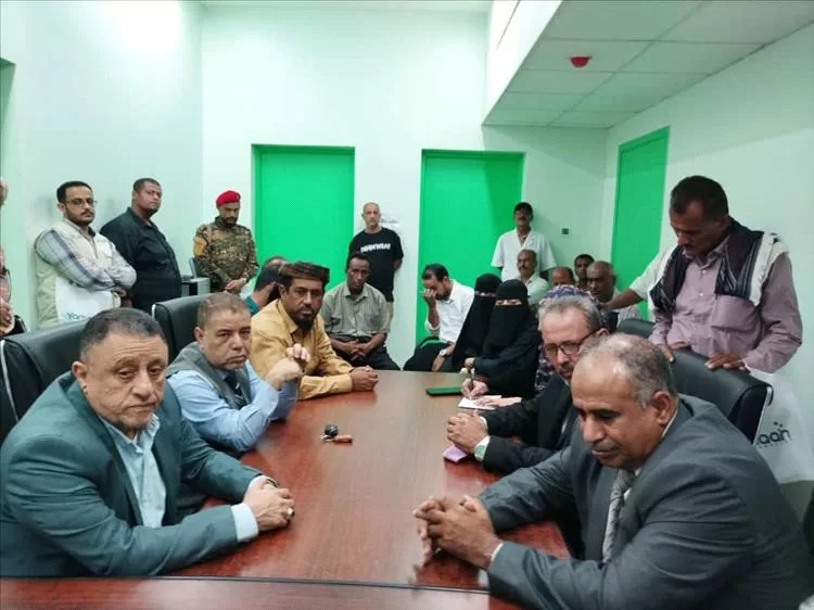 الحامد والشبحي يدشنان أعمال مؤسسة يمان لخدمة الأمهات الحوامل بهيئة الرازي بأبين