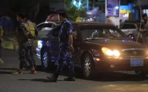 اخبار وردت الآن – القبض على 3 مشتبه بهم في جريمة محاولة القتل في أبين وتعز