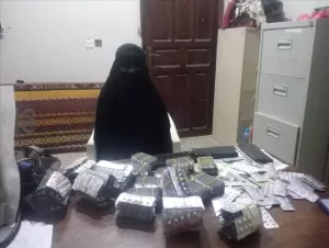 اخبار وردت الآن – القبض على سيدة صومالية بحيازتها 687 شريط مخدرات في نقطة تفتيش بمريس