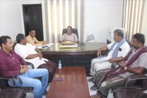 اخبار وردت الآن – رئيس مديرية بروم ميفع يعقد اجتماعًا مع لجنة المناقصات السنةة في المديرية