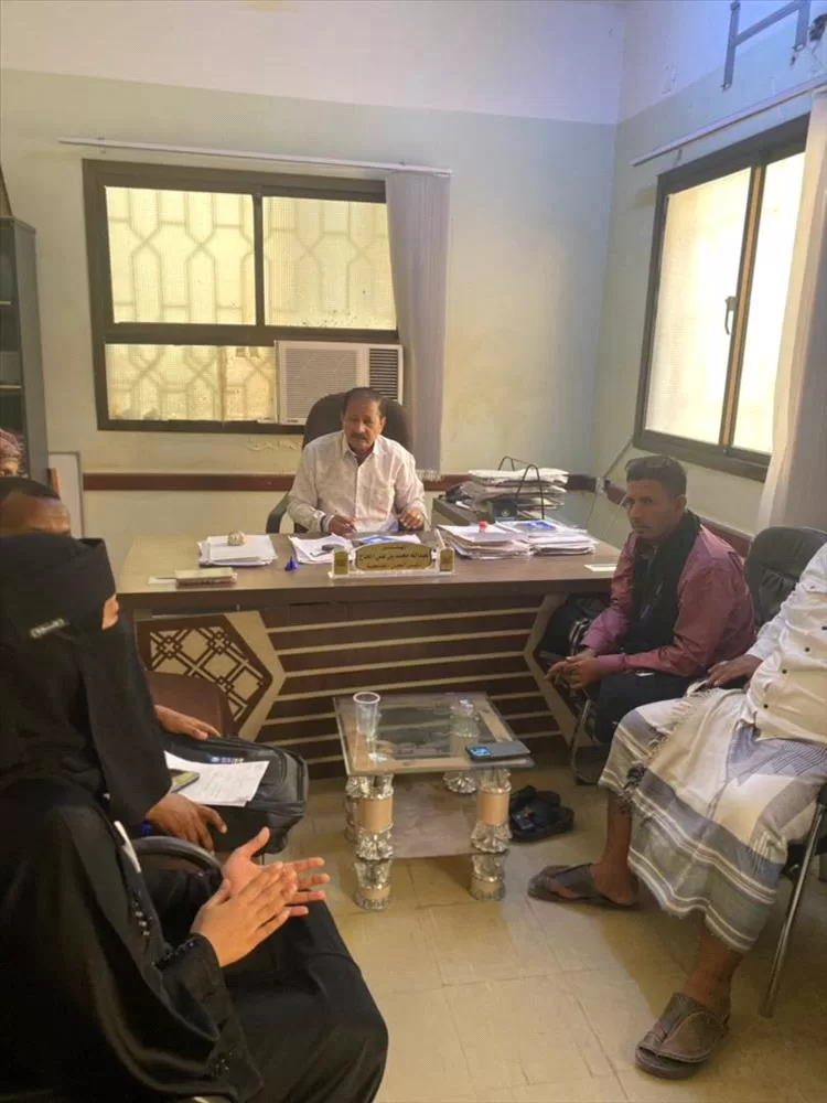 فريق حل المشكلات بإتحاد نساء اليمن ساحل حضرموت يلتقي قيادة اللجان المجتمعية بمدينة المكلا