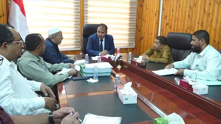 لجنة المناقصات الفرعية بوادي حضرموت تحيل مشاريع للجنة الفنية وتناقش سير العمل في مشروع الخط الناقل للكهرباء