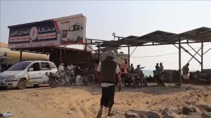 اخبار وردت الآن – وصول جميع شاحنات الغاز إلى الحديدة وتوزيعها تحت إشراف مباشر من القيادة.