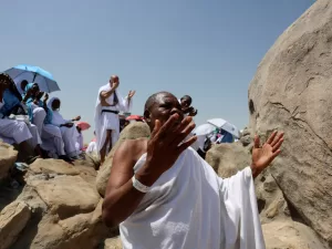 استكشف تكاليف الحج في الدول العربية