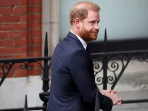 الأمير هاري كان سيتبنى لقب والدته ديانا بسبب أزمة جوازات السفر