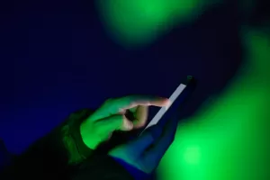 الباحثون يؤكدون أن صحفيين اثنين تعرضا لقرصنة باستخدام برمجيات باراجون التجسسية