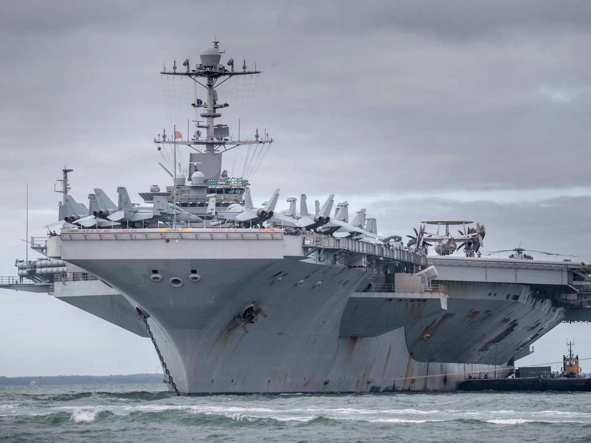 البنتاغون يفتح تحقيقًا حول حوادث تصادم وفقدان طائرات مقاتلة من حاملة الطائرات “ترومان”