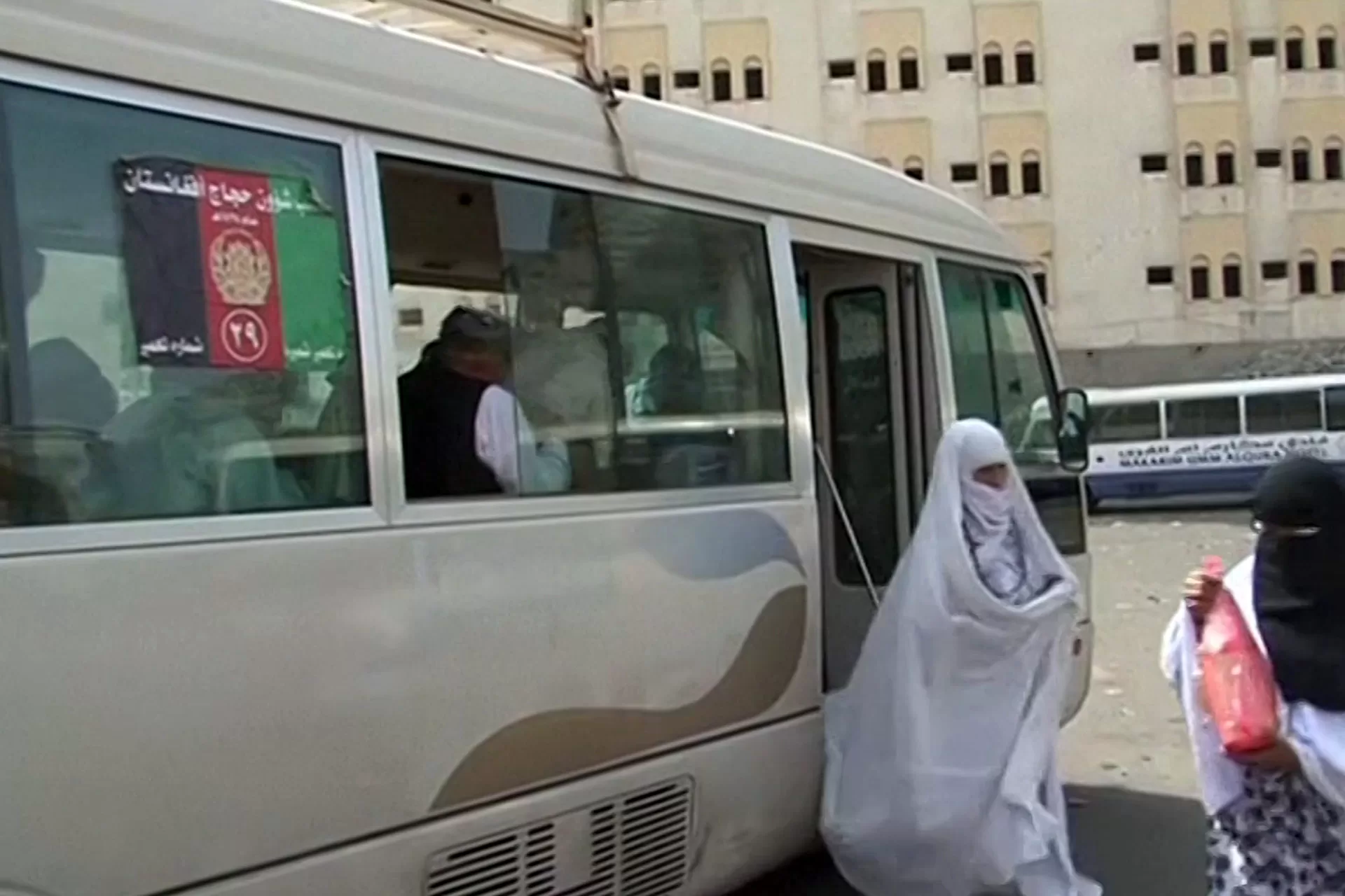 الحج من أفغانستان: مسيرة رائعة وتقاليد تضاهي الفناء