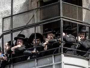 الحريديم يرفعون التحدي: وجوب القانون الخاص بالتجنيد الآن أو انهيار الائتلاف