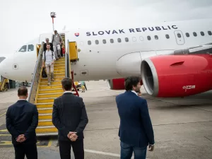 الدول التي تقوم بإجلاء مواطنيها من إيران وإسرائيل