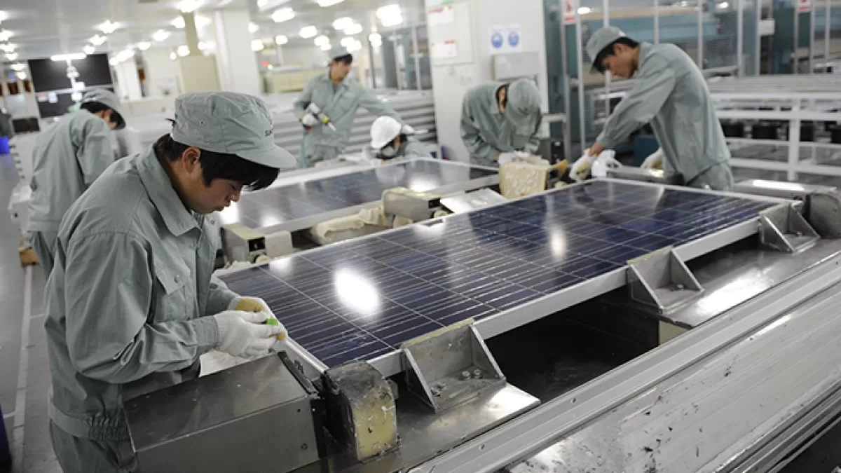 الصين تتزعّم صناعة الطاقة المتجددة على مستوى العالم بحلول عام 2025