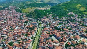 بريزرين: كنز البلقان وسحر التاريخ وجمال الطبيعة الخلابة