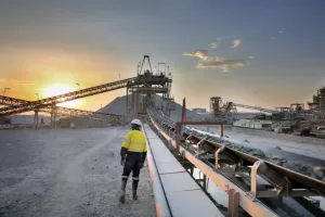 ترغب تنزانيا في أن يقوم عمال المناجم الكبار بتصحيح أوضاعهم، وتداول 20% من الذهب محلياً.