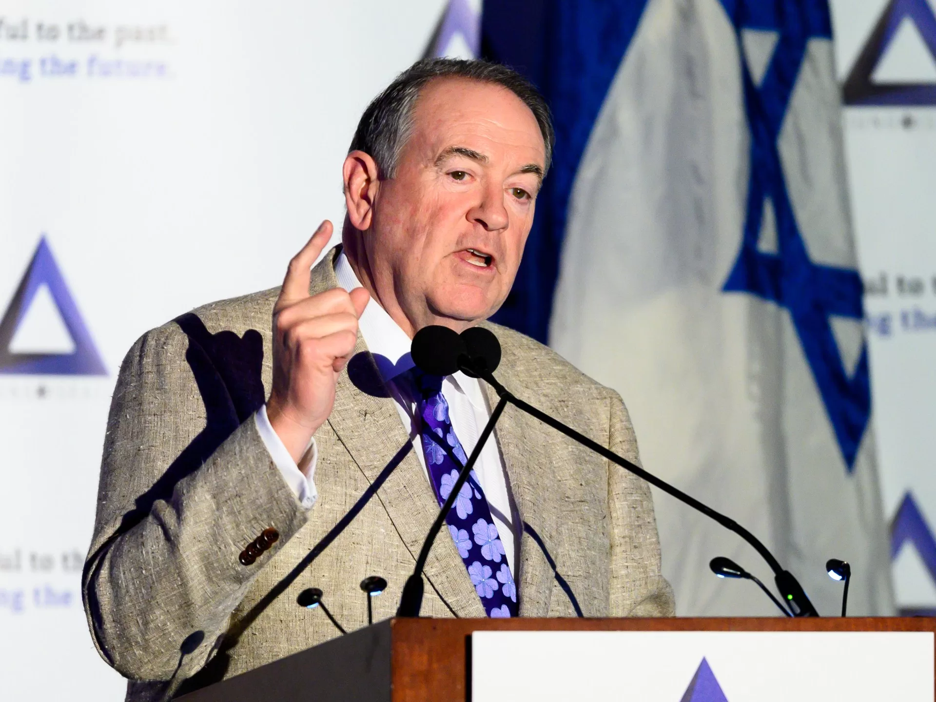 في انتظار نهاية العالم.. السيرة الدينية لسفير أميركا في إسرائيل