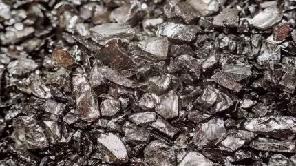 تستثمر شركة نوفاري هولدينغز في ريعليمينت لتوسيع تكرير المعادن النادرة