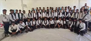 تغطية إخبارية للمحافظات – العرسان في الزواج الجماعي بمدينة الروضة بشبوة يكرّمون اللجنة المنظمة والداعمين.