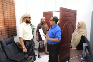 تقرير من عدن – نائب وزير الأوقاف يزور مواقع العمل في إدارات الوزارة