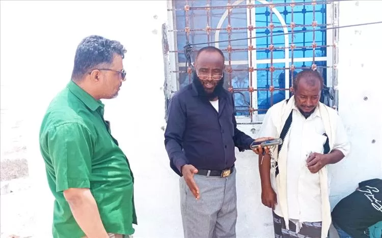 الامين والمعلم يتفقدان سير العمل لفريق الايصالي التكاملي الجولة الثانية بمديرية الغيضة بالمهرة