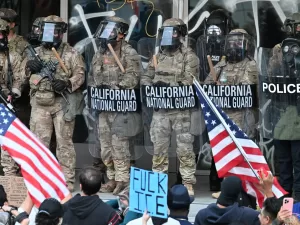 ترامب يغير موقفه بشأن ترحيل العمال المهاجرين في القطاعات الأساسية