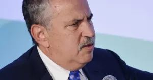 توماس فريدمان: ترامب يدير الولايات المتحدة بحدسه المضلل