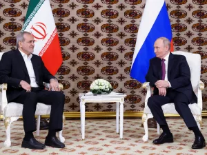 روسيا: مختصون يعتبرون استهداف المنشآت النووية الإيرانية تعدياً على النطاق الجغرافي الممنوعة.