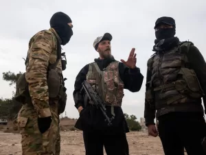 رويترز: موافقة أميركية لسوريا على تجنيد مقاتلين أجانب في القوات المسلحة