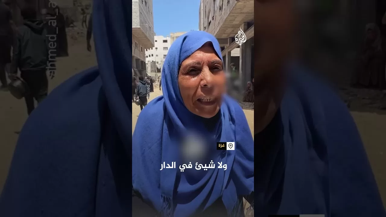 تكدس عشرات الفلسطينيين أمام تكية طعام شمالي غزة