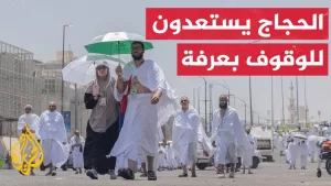 شاهد في يوم التروية.. حجاج بيت الله الحرام يبيتون في منى استعدادا للوقوف غدا بعرفة