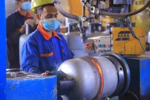 صنعاء: قرار بمنع استيراد السلع المشابهة للمنتجات المحلية وتقييد استيراد سلع أخرى – شاشوف