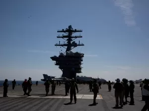 طائرة حربية أمريكية ثالثة تصل المنطقة وإجلاء المواطنين من إيران وإسرائيل