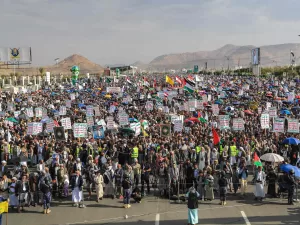 عشرات الآلاف يتظاهرون في اليمن وموريتانيا والمغرب دعمًا لغزة
