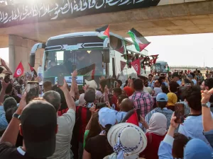 قافلة الصمود تصل إلى ليبيا في انتظار الموافقة للتوجه نحو مصر