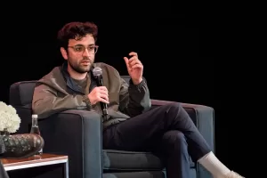 كالشي تغلق جولة تمويل بقيمة 185 مليون دولار بينما تسعى منافستها بوليماركت للحصول على 200 مليون دولار