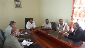 محافظ أبين يناقش مع المدير الجديد للصحة آليات تعزيز الخدمات الصحية ويطلع على العمليات الجارية