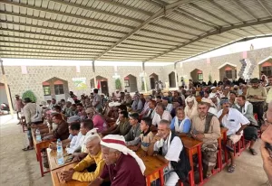 محافظات : اجتماع موسع في لودر يناقش إعادة فتح الطريق الحيوي المغلق في ثرة منذ فترة طويلة