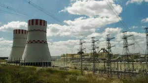 هل تواجه المنشآت النووية الإيرانية هجومًا عسكريًا؟ تعليقات المغردين