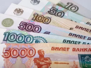 هل يمكن أن يساعد الروبل الروسي في حل أزمة الدين في مصر؟