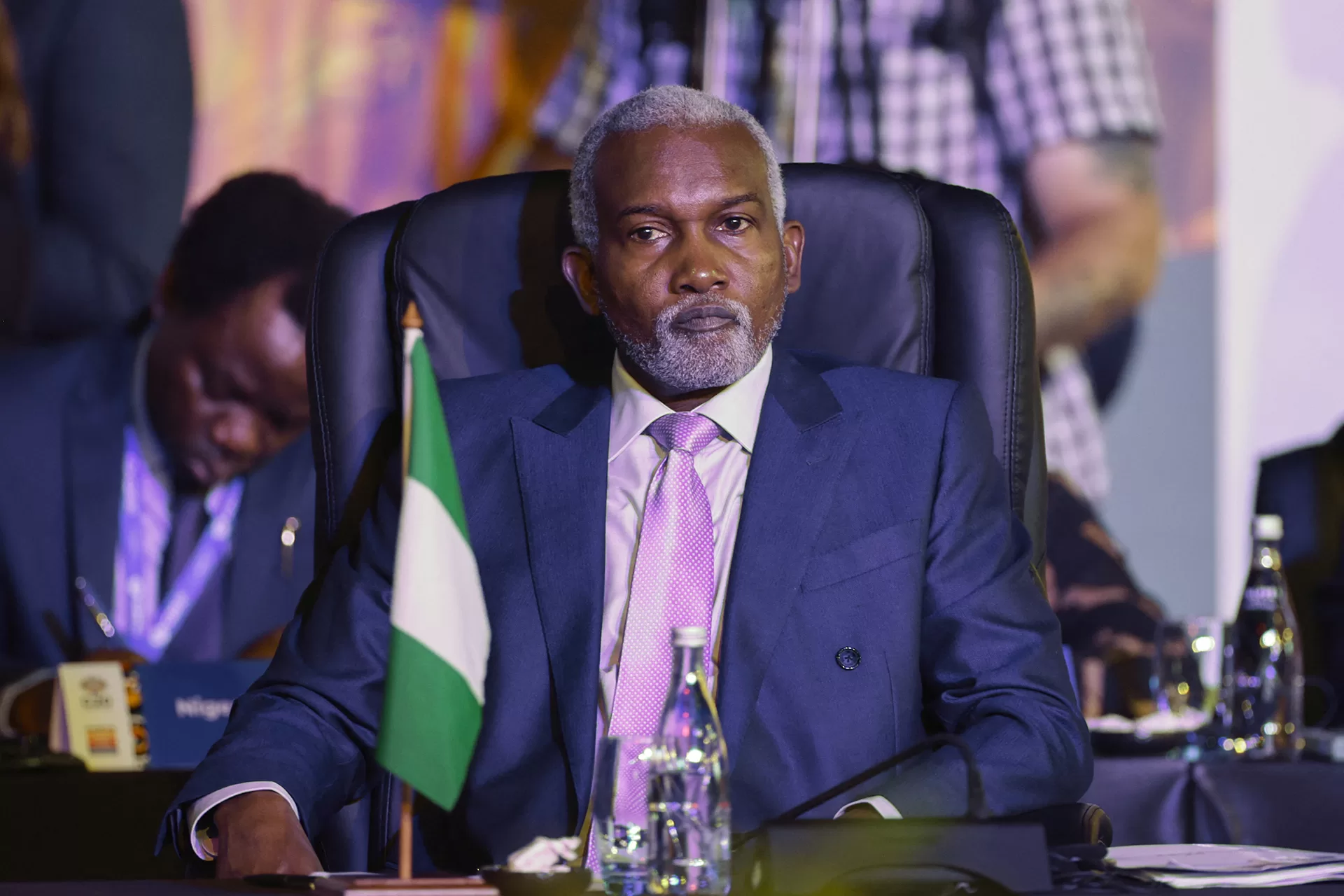 وزير خارجية نيجيريا يعبر عن استيائه من قرار حظر السفر الأمريكي وينبه من عواقبه.