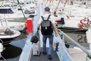 “وصلتم من البحر وستغادرون منه”.. ردود فعل كبيرة على فرار الإسرائيليين بحراً إلى قبرص