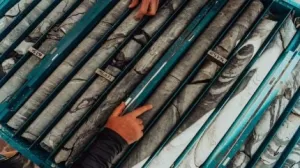 يبدأ Atha 2025 برنامج استكشاف الحفر الماسي في أنجلاك