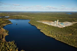 يتوقف هودباي عن العمل في منجم سنو ليك بسبب حرائق الأعشاب الجافة