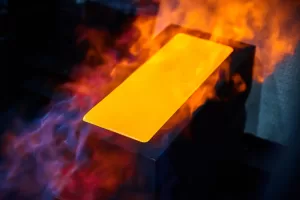 سعر الذهب يرتفع إلى التجمع بعد الهجوم الإسرائيلي على إيران