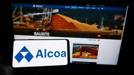 ألْكُوَا تُكْمِل سَحْبَ الاستثمارات في مشروع الشراكة مع معادن مقابل