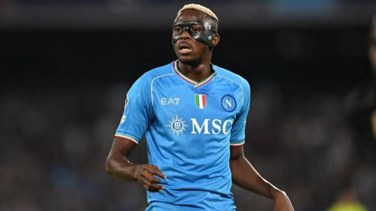 أوسيمين يغيب عن فترة إعداد نابولي بسبب المرض .. وغموض موقفه من الهلال السعودي | كورابيا