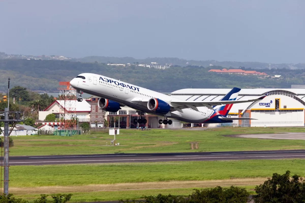 an Aeroflot flight taking off