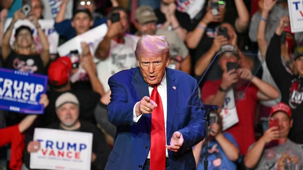 إيكونوميست المواطنون الأمريكيون سيتحملون تكلفة الرسوم الجمركية التي فرضها ترامب