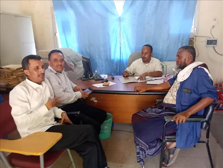 مسجل عام جامعة لحج يتفقد عملية التنسيق للقبول بكلية ردفان الجامعية للعام الجامعي2025/2026م