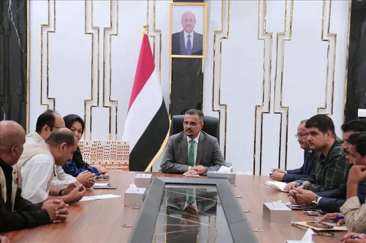 أمين عام محلي حضرموت يناقش تدخلات منظمة UNOPS في القطاعات الحيوية بالمحافظة