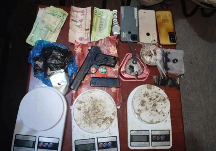 ضبط عصابة مسلحة تروج الحشيش وتواجه الأمن بالسلاح غرب المكلا